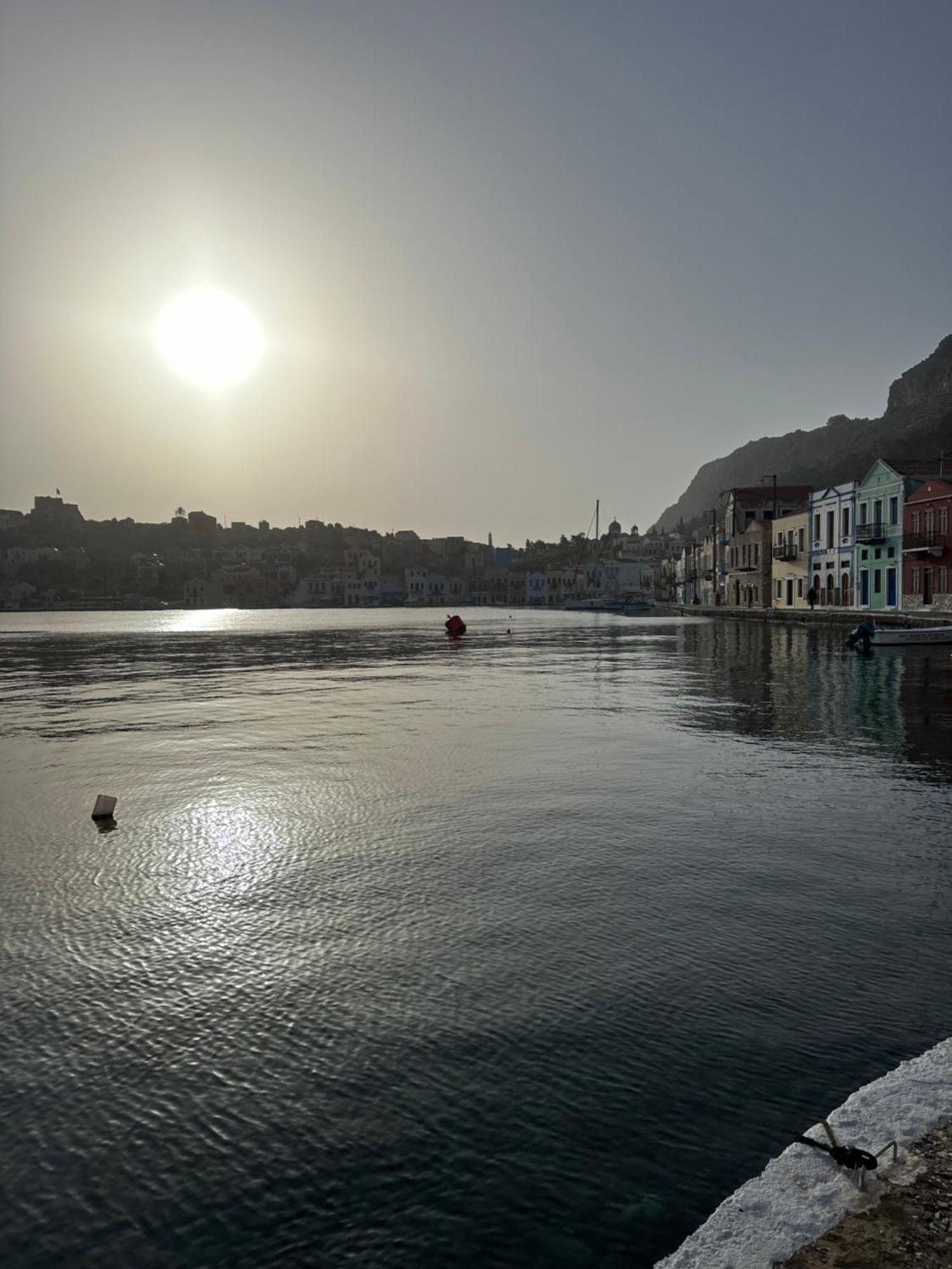 Castellorizon Pensione Megisti ภายนอก รูปภาพ